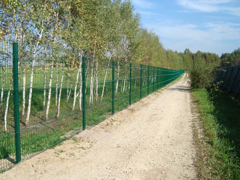 Сетчатый забор DoorHan в Казани с установкой