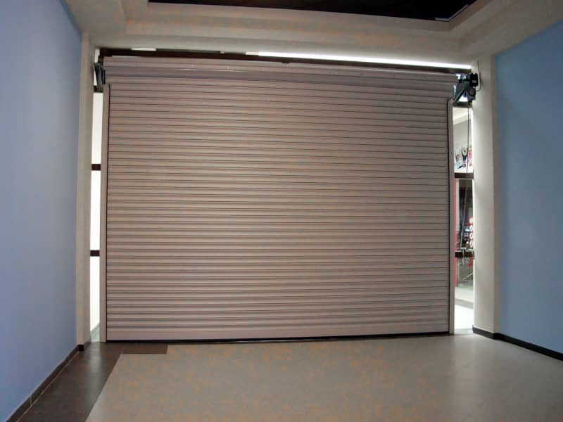 Роллетные ворота DoorHan в Казани с установкой