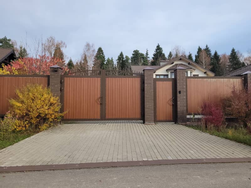 Уличные ворота DoorHan в Казани с установкой